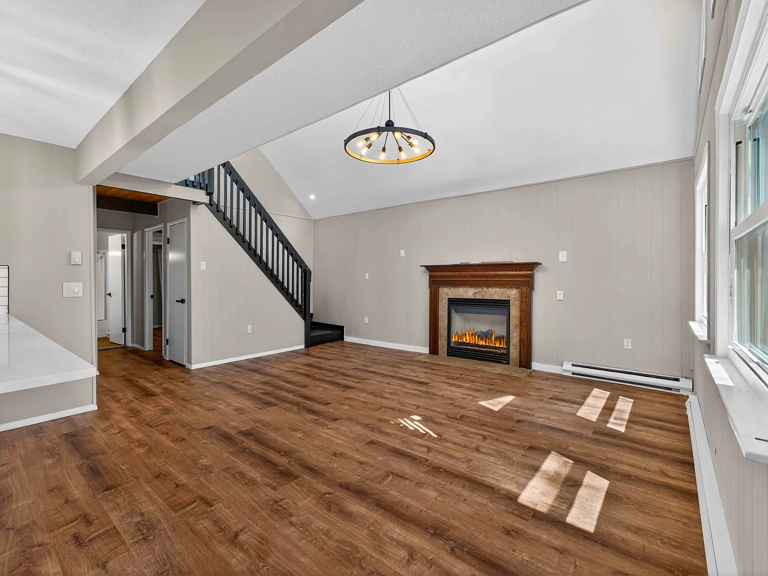 3 bed, 1134 sqft, $2,200 — Photo 2