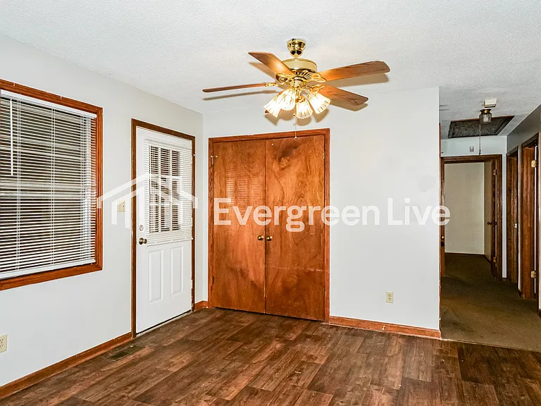1107 Highland St — Photo 8