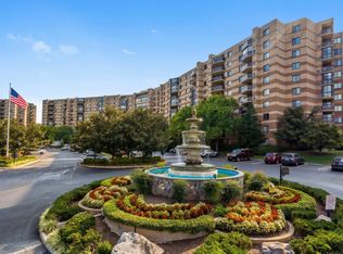 8360 Greensboro Dr APT 524, Mc Lean, VA 22102