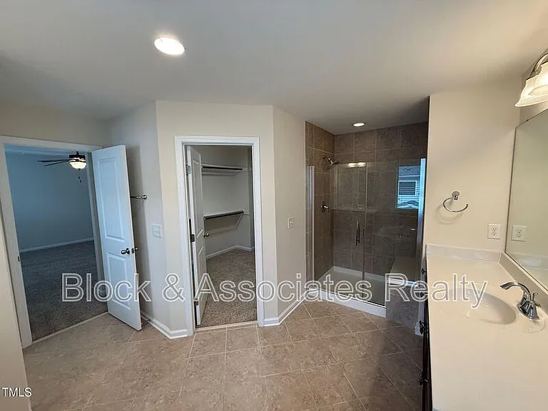 238 Begen St — Photo 19
