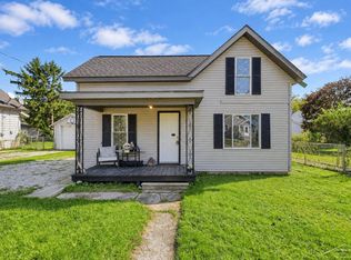 1047 Bacon St, Monroe, MI 48161