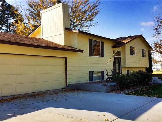 1st image of 2105 Blue Jay Ln