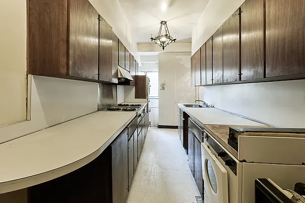 Sold by Sotheby's International Realty | media 9