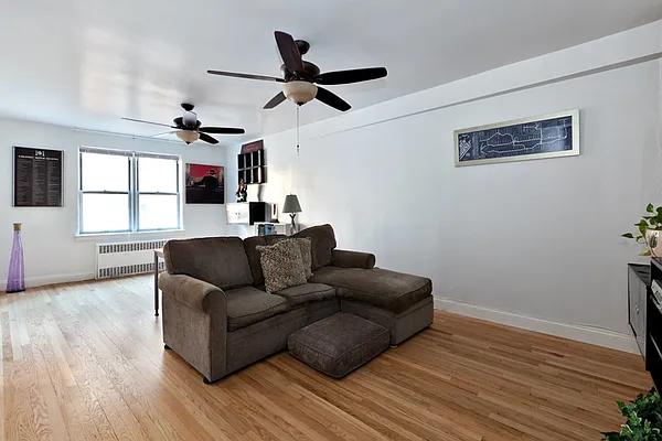 Sold by Luxor Homes & Investment Realty | media 20