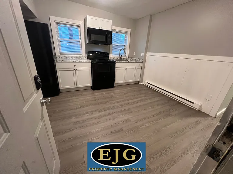 211 Pine St #2 — Photo 4