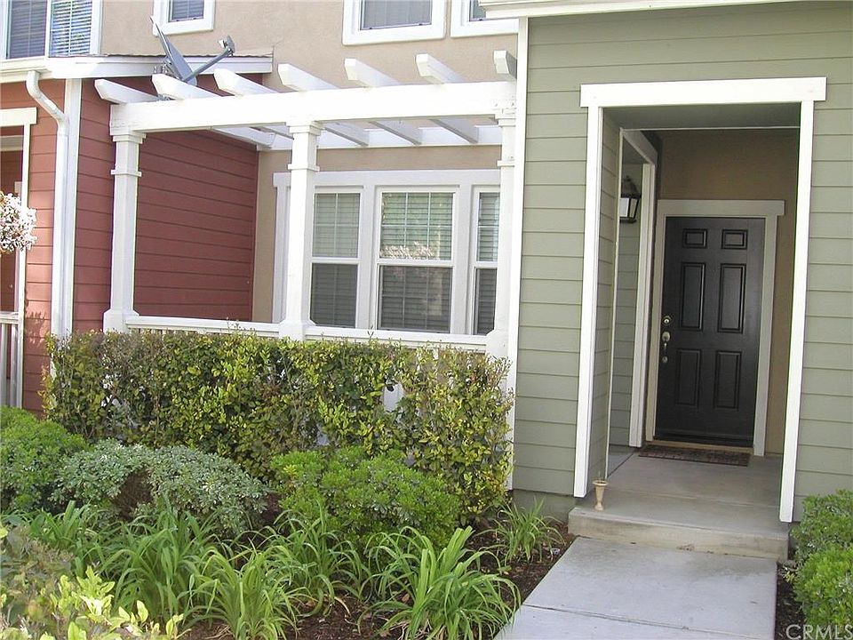 1st image of 15868 Fountain Ln