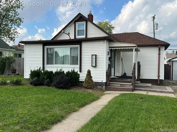 19321 Florida St, Roseville, MI 48066
