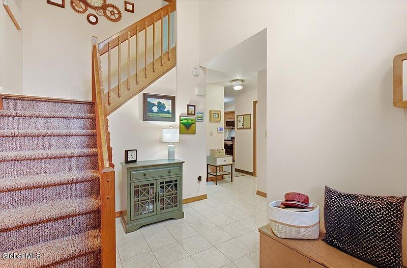 3rd image of 83 Woodside Drive