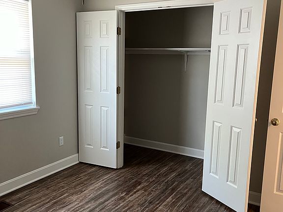 4th image of 313 Lois Ln APT 1