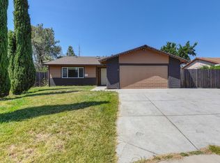 14 Village Glen Ct, Sacramento, CA 95823
