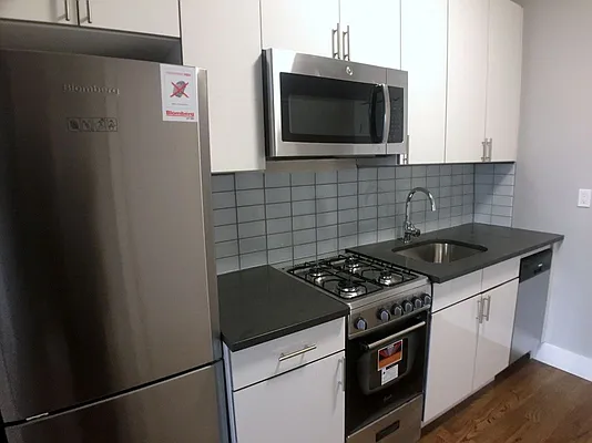 Rented by Uptown Flats LLC | media 2