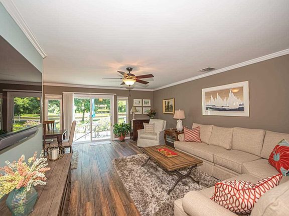 4th image of 106 Cabot Ct W
