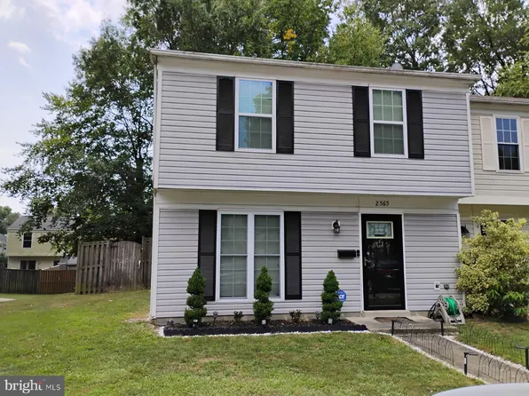 2565 Robinson Pl, Waldorf, MD 20602