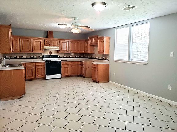 5th image of 3020 Sagebrush Dr