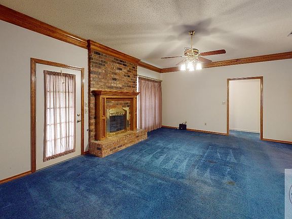 3rd image of 5501 Winwood Dr