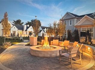 9348 Juniper Reserve Dr, Prairie Village, KS 66207