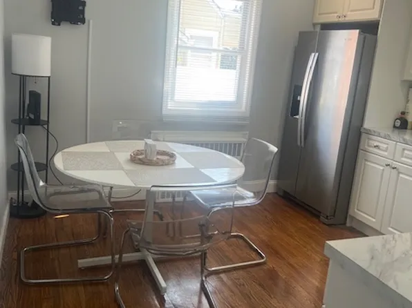 42 Croyden Ln, Hicksville, NY 11801