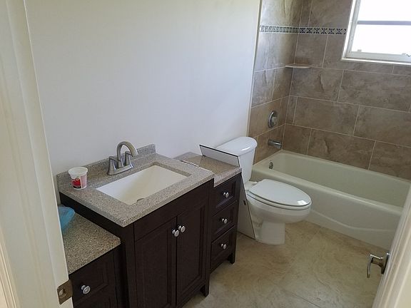 4th image of 1217 SE 8th Pl #Duplex