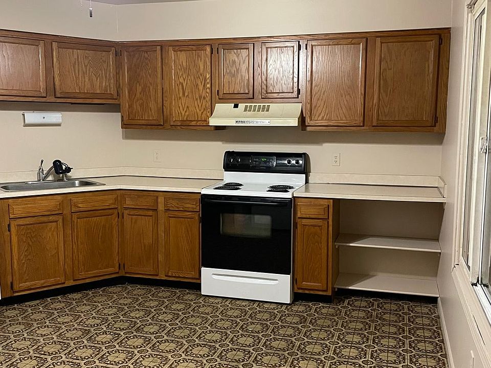 1st image of 27090 Campau Ln