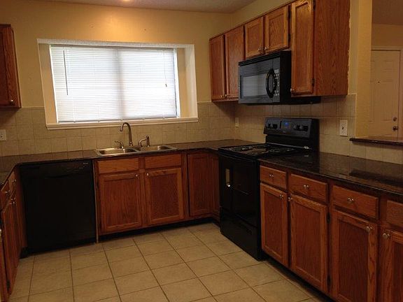 5th image of 902 Larue Dr