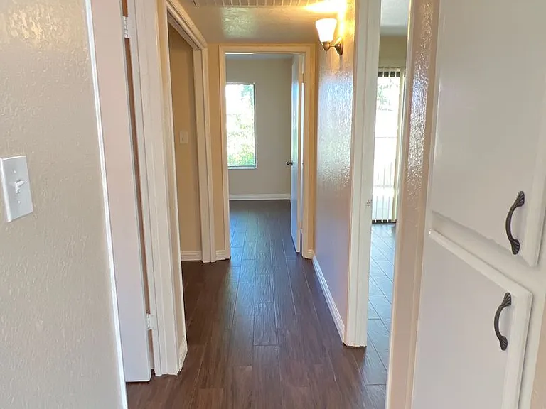 6811 Klamath Way — Photo 36