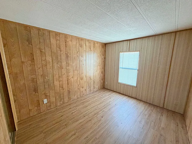 7633 Plumwood Dr — Photo 10