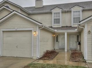 5774 NW Plantation Cir, Lees Summit, MO 64064