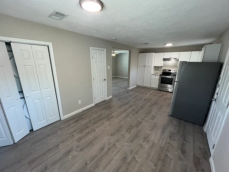12904 Mitchell Dr — Photo 16
