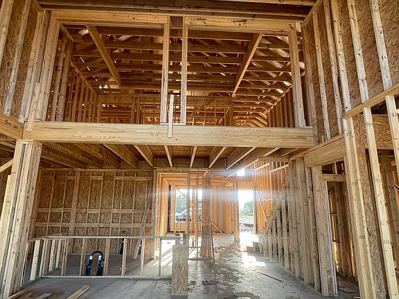 149 Crescent Moon Court Interior Image 4