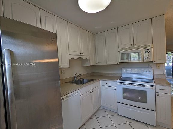 4th image of 101 Gardens Dr APT 105