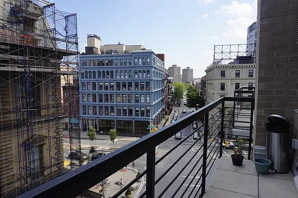 Rented by EXR | media 44