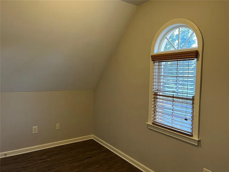 2476 Sewell Mill Rd — Photo 31