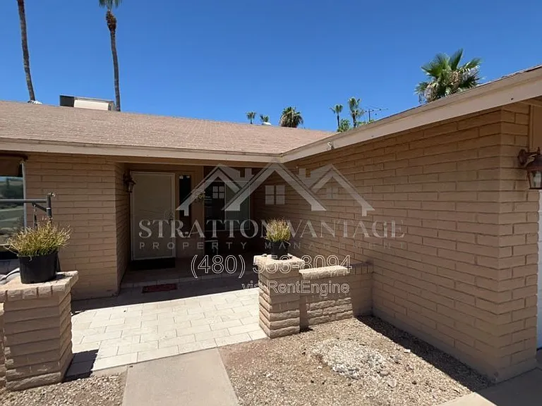 10700 E Hope Dr — Photo 3