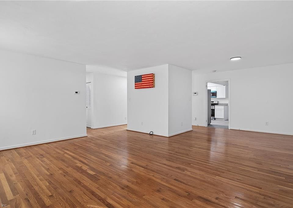 1st image of 4420 Mallard Cres