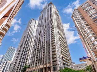 761 Bay St #404, Toronto, ON M5G2R2