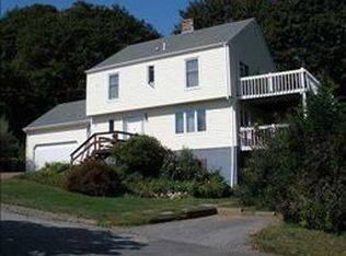 8 Acacia Dr, Middletown, RI 02842