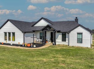 220 La Cresta Ln, Mineral Wells, TX 76067