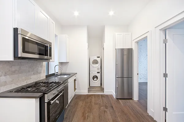 Rented by R New York | media 2