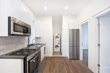 Rented by R New York