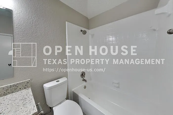 2102 Holly Hill Ln — Photo 18
