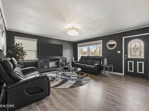 3rd image of 127 Athens Rd