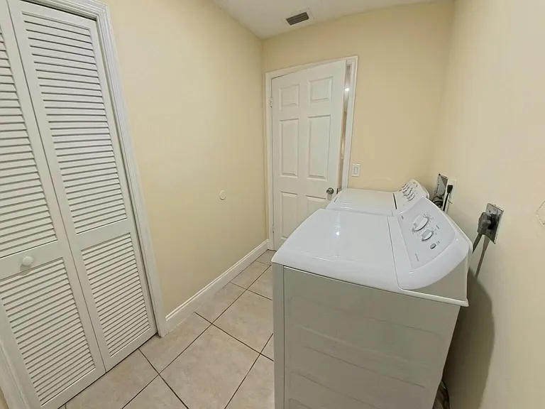 13484 Jonquil Ct — Photo 38