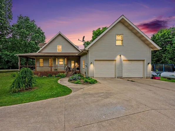 15757 Oakshore Dr, Three Rivers, MI 49093