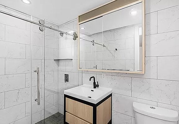 4th image of 528 E 85th St #2E