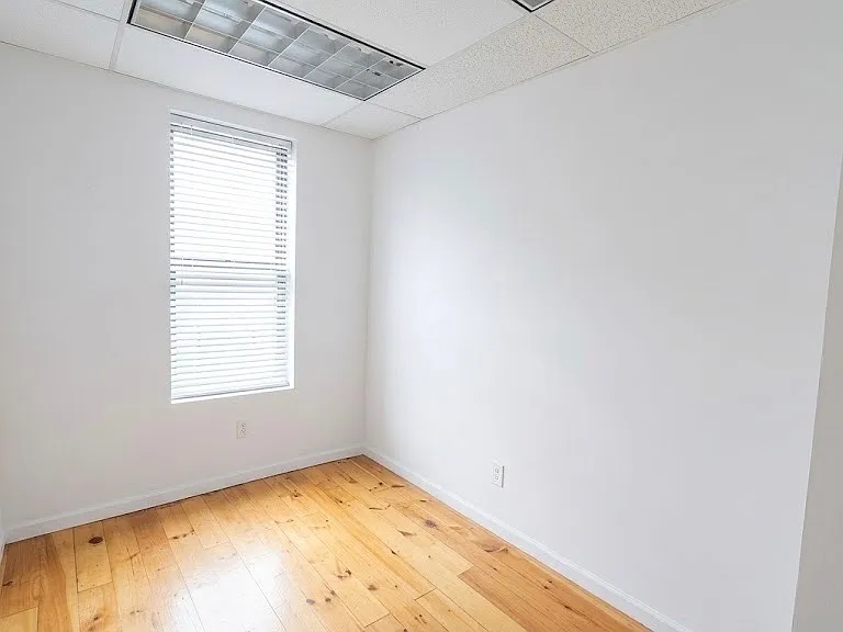 825 McDonald Ave #3 — Photo 6