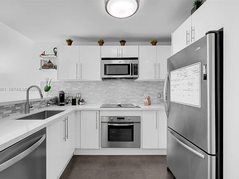 300 S Biscayne Blvd #L-410 — Photo 10