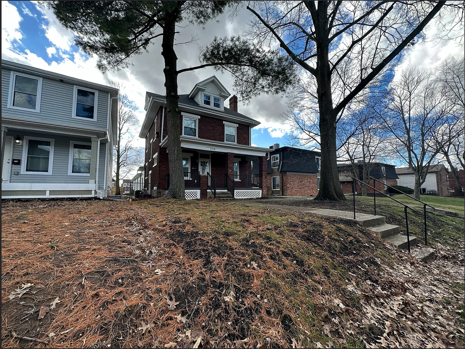 4 bed, 2.5 bath, 1900 sqft, $2,800 — Photo 1