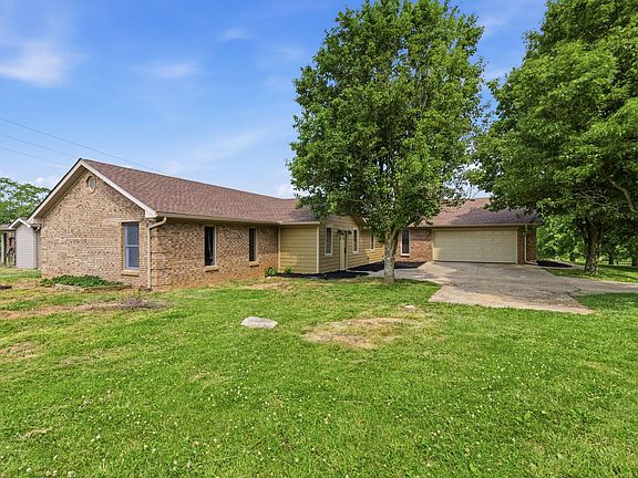 5th image of 716 Smith Martin Ln