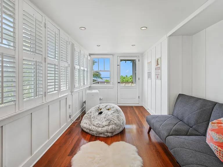 204 Paiko Dr — Photo 17