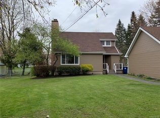 255 Stahl Rd, Getzville, NY 14068
